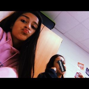 Meet your Posher, Kaylie